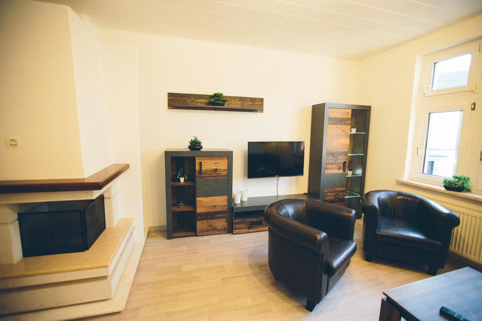 Grosse & Voll Ausgestattete Apartments, Studios, Doppelzimmer, Workspace, Parkplatz, Netflix, Prime & Schnelles Wifi In Ruhiger Lage Mit Garten Rudolstadt Oda fotoğraf